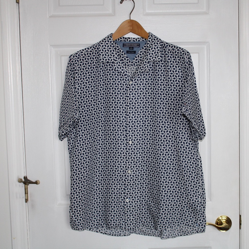 Tommy Hilfiger Printed Short-Sleeve Button Up